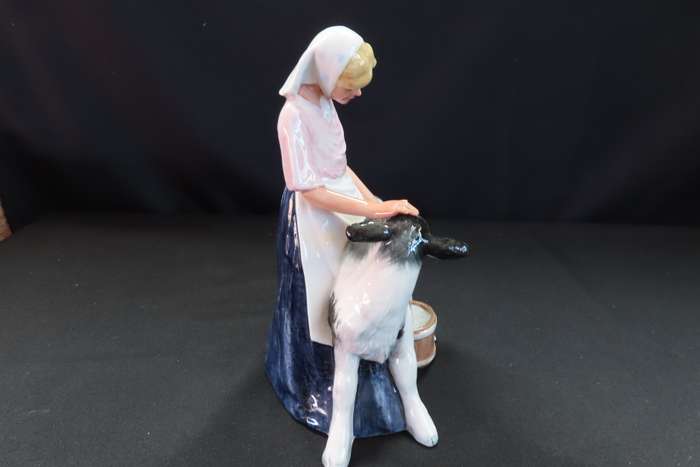 Royal Doulton Country Maid Figurine HN 3163.