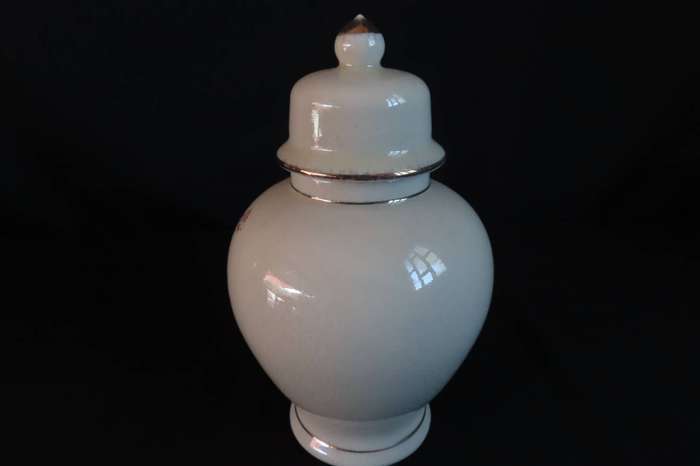 Vintage Imari Japanese Lidded Ginger Jar