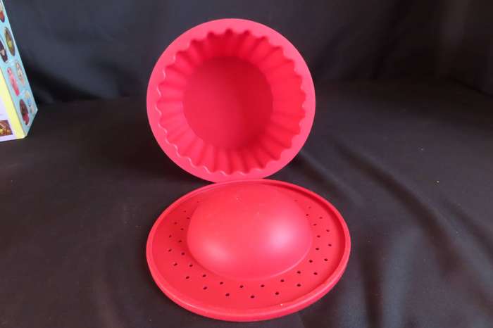 BigTop Cupcake Silicone Bakeware Boxed