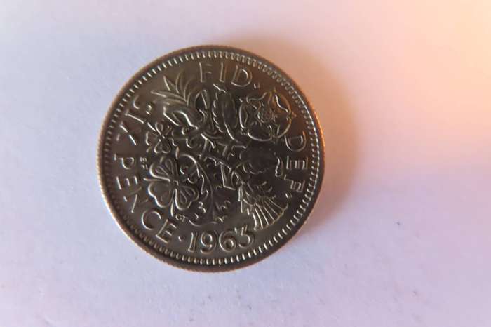 Great Britain Elizabeth II Sixpence Coins x 4. (1963, 1965 & 1967 x 2)