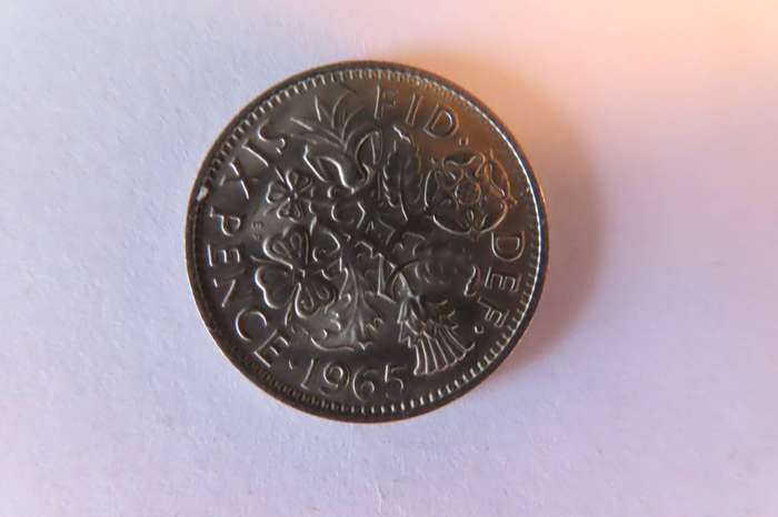 Great Britain Elizabeth II Sixpence Coins x 4. (1963, 1965 & 1967 x 2)
