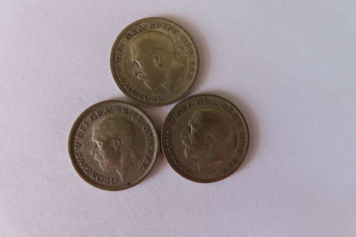 Great Britain George V Sixpence Coins x 3 (19??, 1924 & 1927)