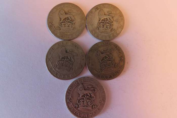 Great Britain George V Sixpence Coins x 11.