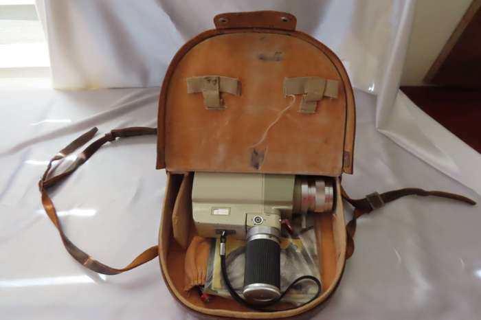 Vintage Minolta Zoom 8mm Movie Camera in Leather Case.