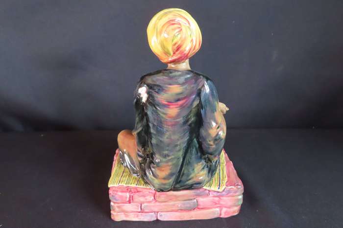 Royal Doulton Figurine "Mendicant" HN 1365