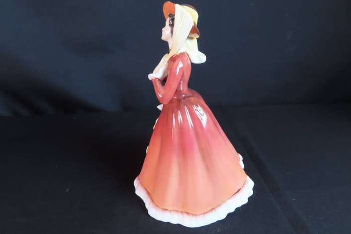 Royal Doulton Figurine Julia HN2705