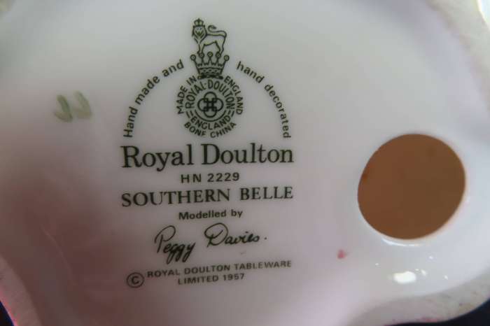 Royal Doulton Figurine Southern Belle HN 2229