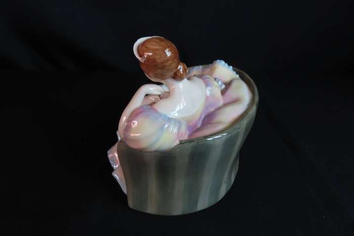 Royal Doulton Figurine Pauline HN 2441