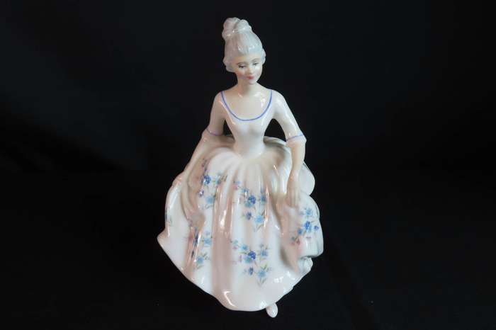 Royal Doulton Figurine Caroline HN 3170.