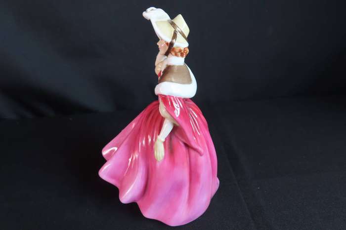 Royal Doulton Sunday Morning HN 2184.