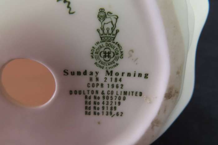 Royal Doulton Sunday Morning HN 2184.