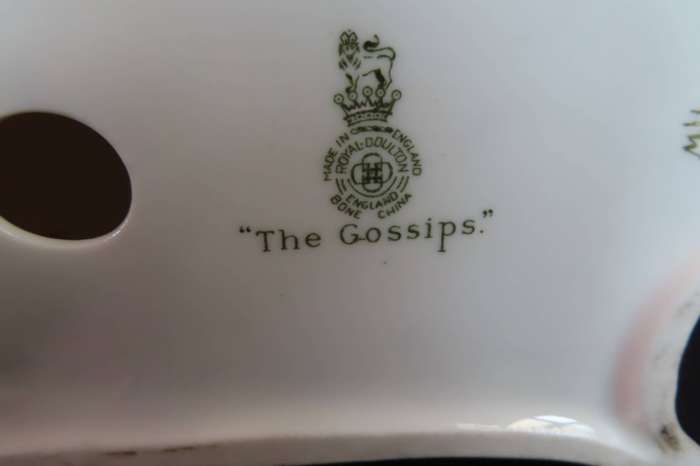 Royal Doulton Figurine The Gossips HN 2025