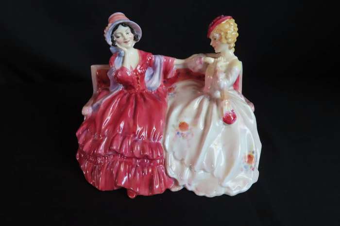 Royal Doulton Figurine The Gossips HN 1429
