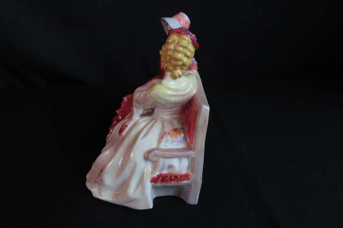 Royal Doulton Figurine The Gossips HN 1429