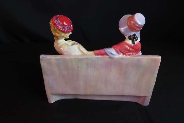 Royal Doulton Figurine The Gossips HN 1429
