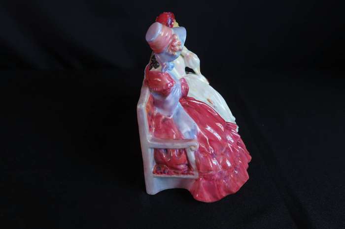 Royal Doulton Figurine The Gossips HN 1429