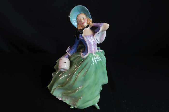 Royal Doulton Figurine Autumn Breezes HN 1913