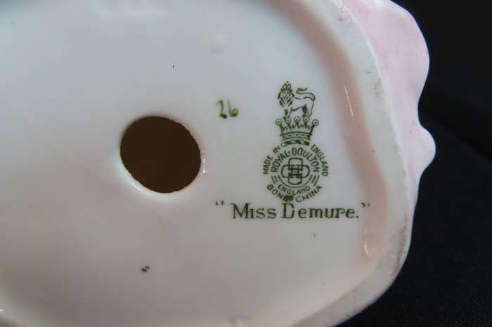 Royal Doulton Figurine Miss Demure HN 1402.