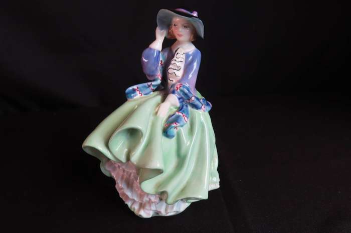 Royal Doulton Figurine Top o' the Hill HN 1833.