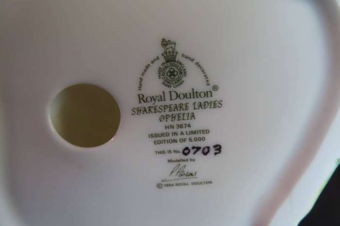 Royal Doulton Figurine Shakespear Ladies Series Limited Edition Ophelia HN 3674
