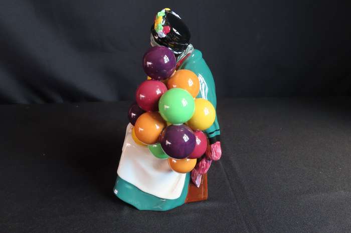 Royal Doulton Figurine The Old Balloon Seller. HN 1315