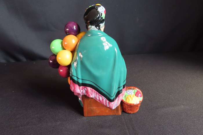 Royal Doulton Figurine The Old Balloon Seller. HN 1315