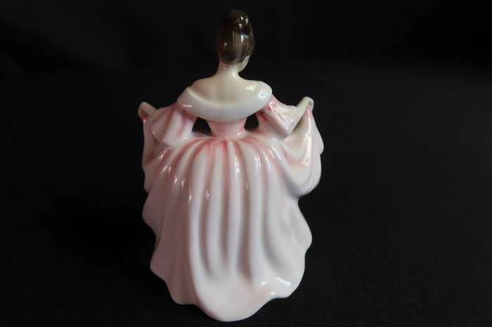 Royal Doulton Figurine Miniature Series Sara. HN 3219.