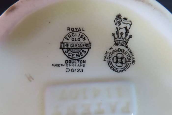Royal Doulton The Gleaners D 6123 Coffee Pot.