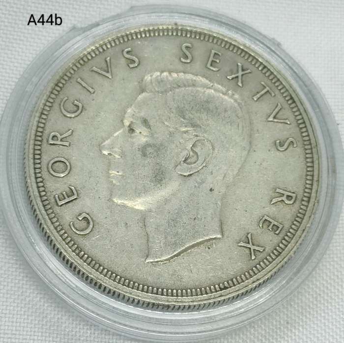 1948 Union of SA Crown - 5 shillings - .800 silver - in capsule