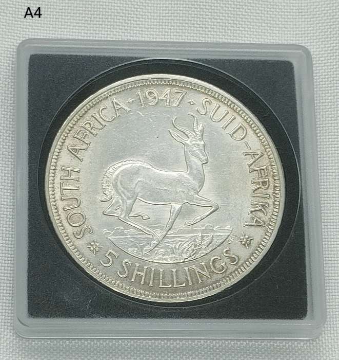 1947 Crown - 5 shillings - Union of South Africa - .800 silver - in perspex holder