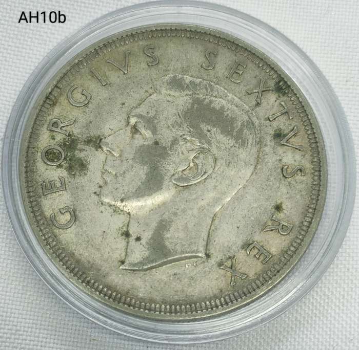1951 Union of SA crown - 5 shillings - .500 silver - in capsule
