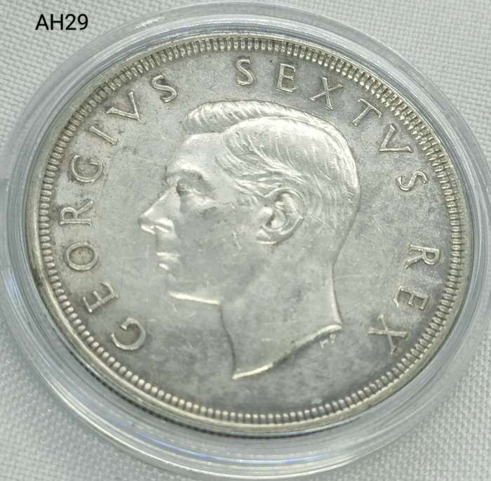1951 Union of SA crown - 5 shillings - .500 silver - in capsule