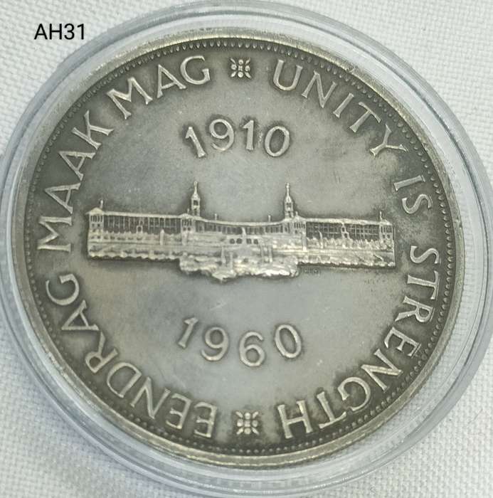 1960 Union of SA crown - 5 shillings - .500 silver - in capsule