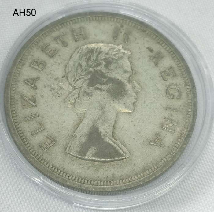 1958 Union of SA crown - 5 shillings - .500 silver - in capsule