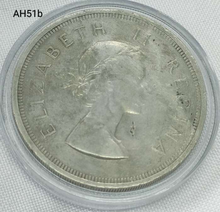 1958 Union of SA crown - 5 shillings - .500 silver - in capsule