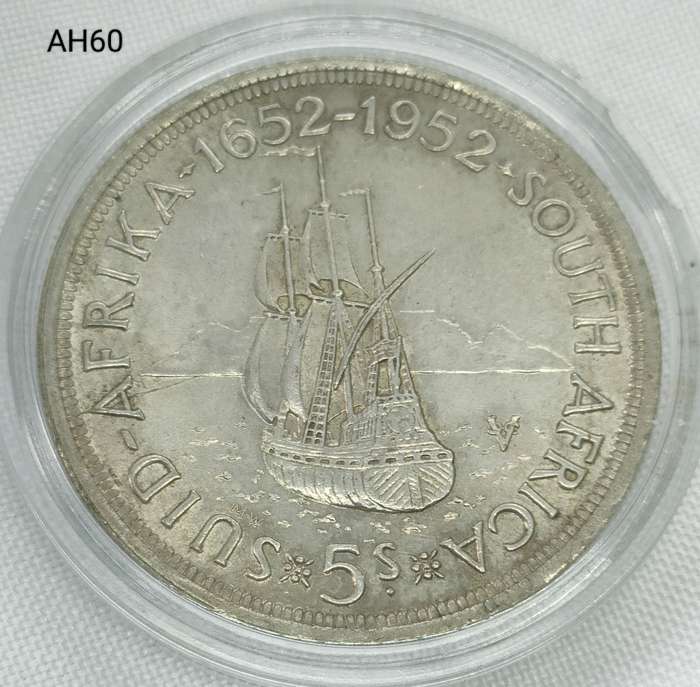 1952 Union of SA crown - 5 shillings - .500 silver - in capsule
