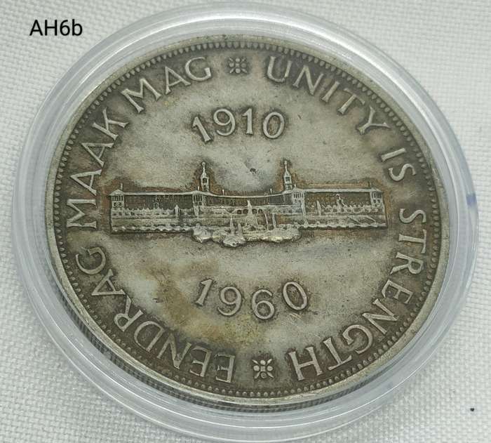 1960 Union of SA crown - 5 shillings - .500 silver - in capsule