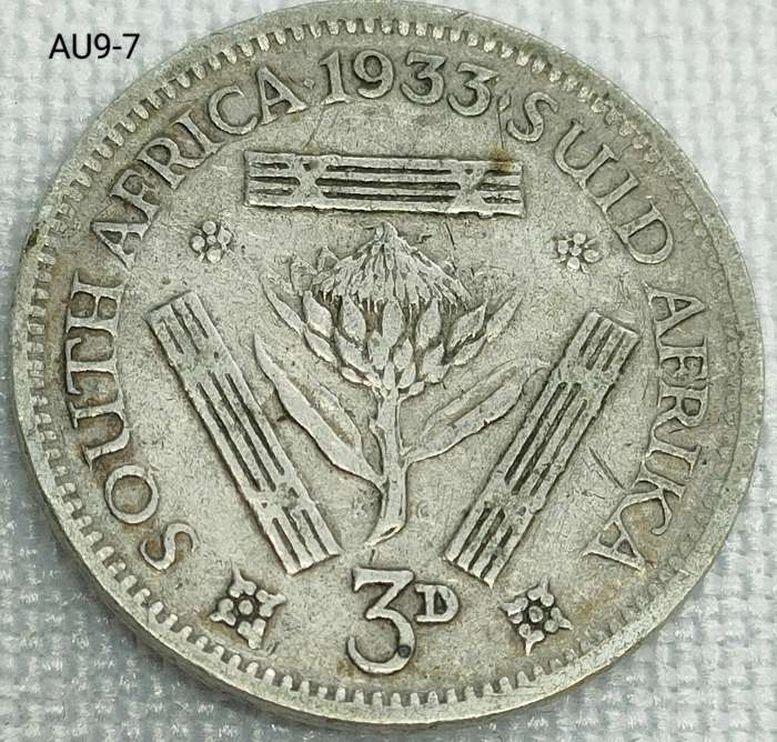 1933 Union of SA threepence - tickey - .800 silver coin