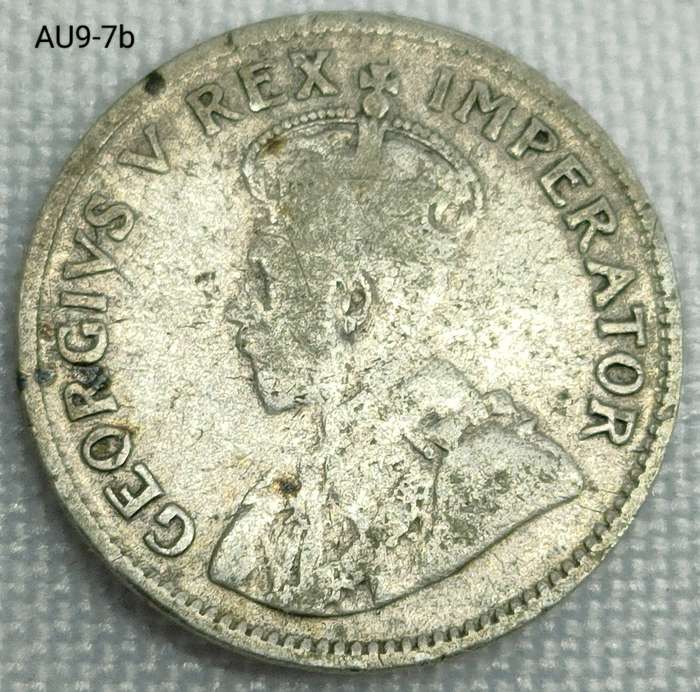 1933 Union of SA threepence - tickey - .800 silver coin