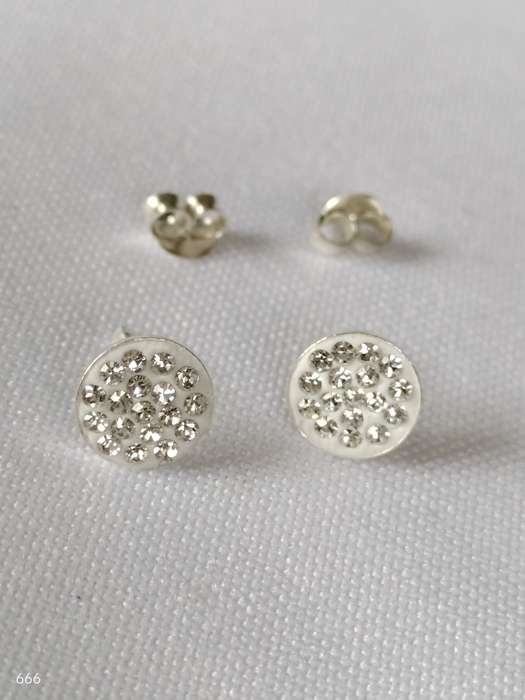 New Sterling Silver Austrian Crystal earrings: Gorgeous design