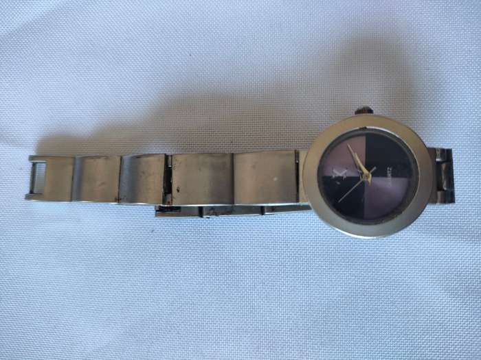 Vintage Daniel Klein Ladies Quartz watch: Non-runner: Requires battery