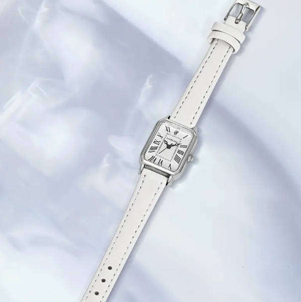 Vintage Style Quartz Wrist Watch - White Strap