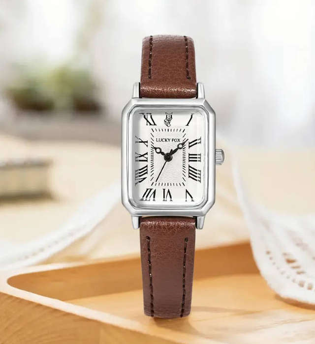 Vintage Style Quartz Wrist Watch - Brown Strap