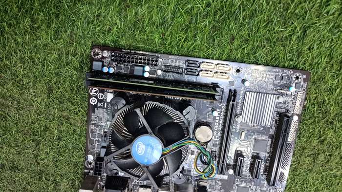 Gigabyte GA-B85M-HD3 Motherboard Combo  Intel i7 4790 | 16GB RAM | Cooler | Backplate
