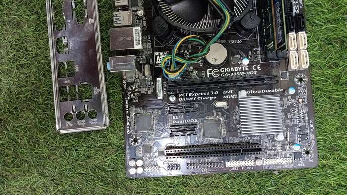 Gigabyte GA-B85M-HD3 Motherboard Combo  Intel i7 4790 | 16GB RAM | Cooler | Backplate