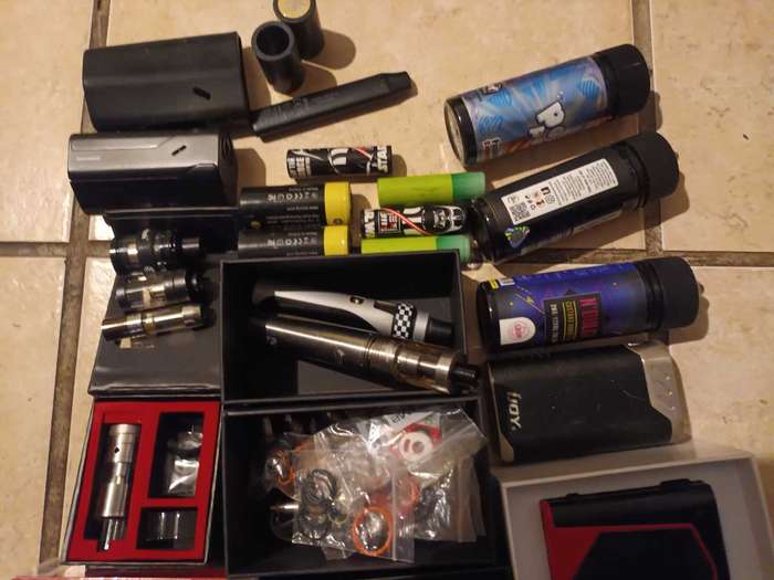 Secondhand vapes, e-cigarettes, rebuildable tanks, RDTA, Limitless, Joutech, Pharoah, Smok