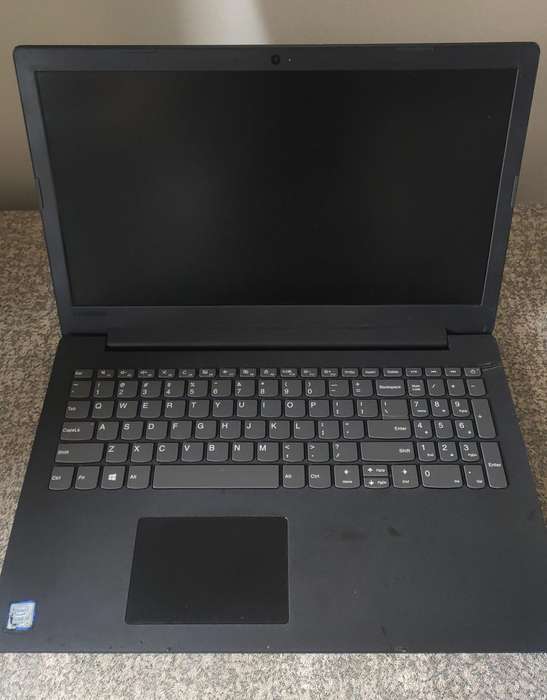 Lenovo Ideapad Intel i3 6th Gen 4GB DDR4 RAM 500GB Hard Drive WIN 10 Perfect working Order