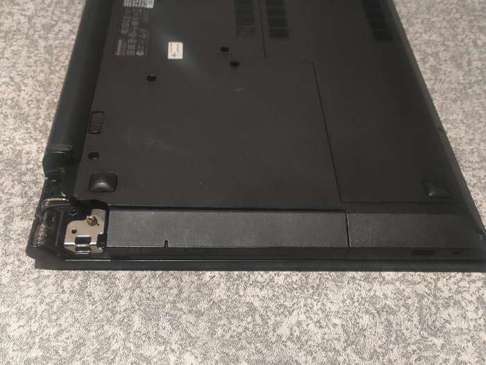Lenovo B50 Intel Core i3 Laptop for Spares OR Rebuild for Repairs
