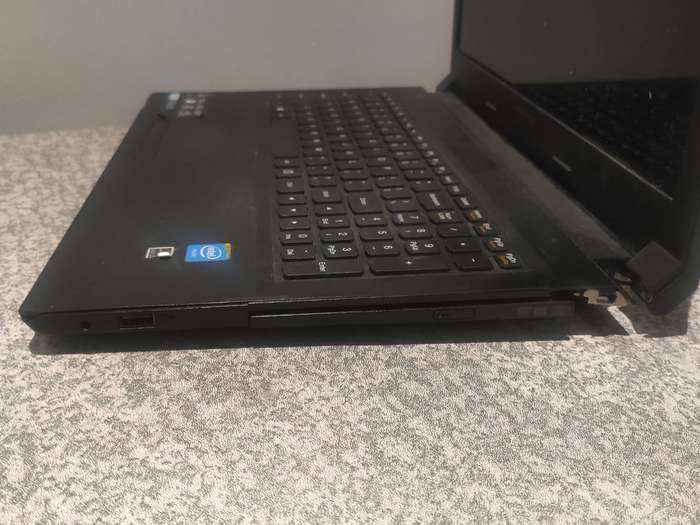 Lenovo B50 Intel Core i3 Laptop for Spares OR Rebuild for Repairs
