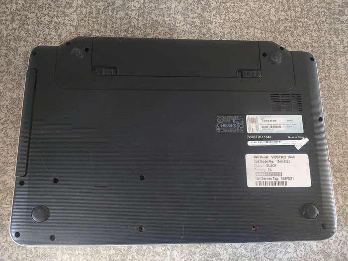 Dell Vostro 1540 HD Display Intel Core i5 4GB RAM 1TB HD DVD WIFI BLUETOOTH WINDOWS 10